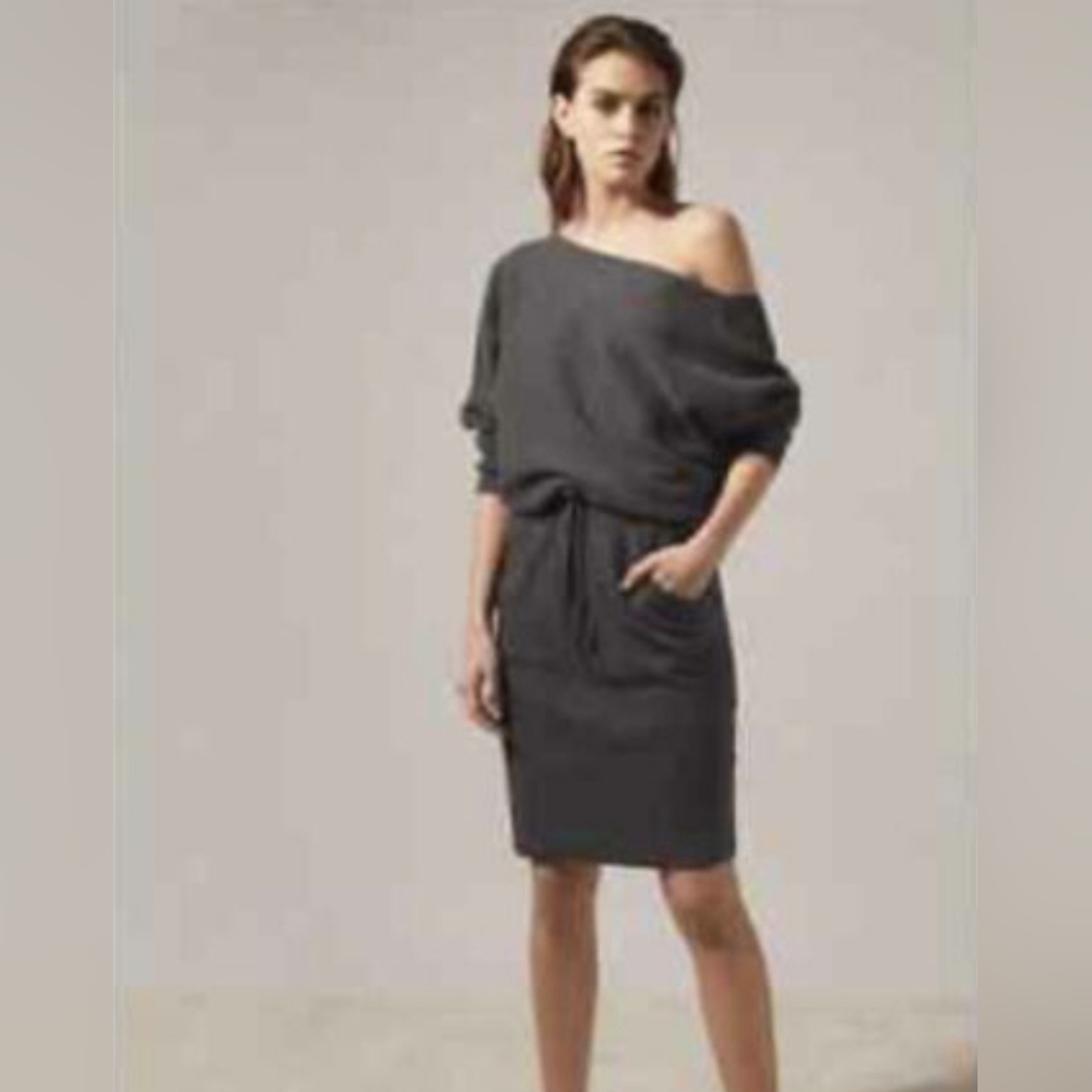 Sweater Dress / Off the shoulder